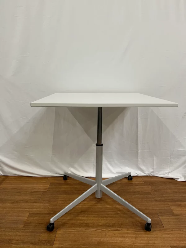 table réglable steelcase